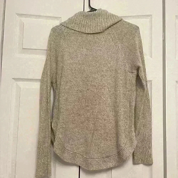 New York & Company Sweater - Picture 2 of 5